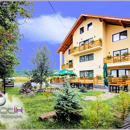 Camves Inn Сигіт Екстер'єр фото