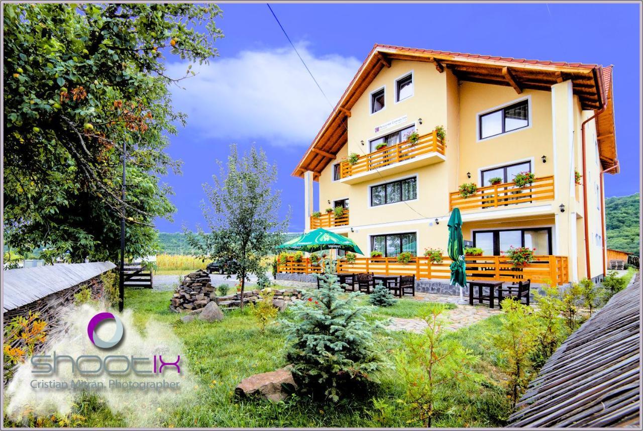 Camves Inn Сигіт Екстер'єр фото